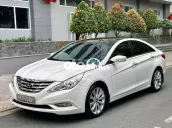 Hyundai Sonata Sedan hạng D Trắng