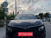 VinFast VF7 2025