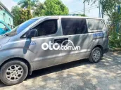 Hyundai Starex 2015 Bạc