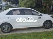 Kia Soluto 2019 Deluxe Trắng