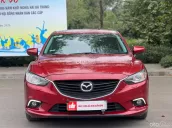 Xe sedan hạng D màu đỏ ruby cực chất