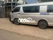 Toyota Hiace Van 6 chỗ 850kg