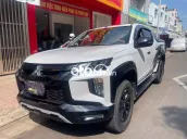 Mitsubishi Triton Athlete Trắng