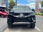 Toyota Fortuner Đen Tự động