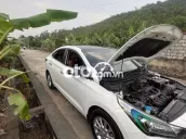 Hyundai Accent Trắng 5 chỗ