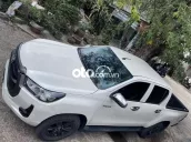Toyota Hilux 2.4 Trắng 40.000 km