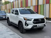 Siêu lướt Toyota Hilux 2.4 AT 2025 Màu: Trắng ODO: 6.600 Km Tình trạng: Sơn zin nguyên xe, chủ Q9 địnhdanh
