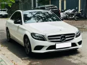 Xe trắng nội thất đen, đủ hồ sơ sang tên