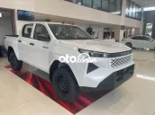 Toyota Hilux 2.8 MT Trắng ngọc trai