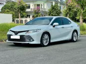 Toyota Camry 2020 tại Cần Thơ