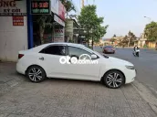 KIA Forte 2010 số sàn màu trắng