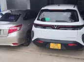 Toyota Vios màu Vàng cát