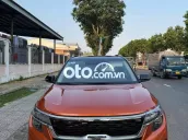 Kia Seltos Luxury màu Cam