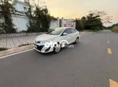 Toyota Vios Số sàn 5 chỗ Trắng