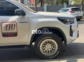 Toyota Hilux 2025 Trắng 9000 km