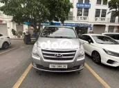 Hyundai Starex 2017 Bạc