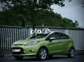 Ford Fiesta Xanh lá 5 chỗ