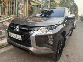 Mitsubishi Triton Full 2 cầu Nâu đen