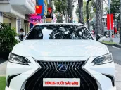 Lexus ES 300h 2022