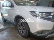Mitsubishi Outlander Trắng