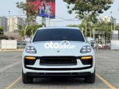 Cần Bán Chiếc Porsche Macan sx2023 trắng đỏ