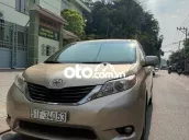 Toyota Sienna LE 2010 Vàng cát