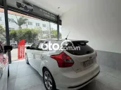 Ford Focus Trắng Đã qua sử dụng