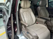 Xe sếp đi có tài xế riêng