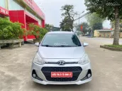 Hatback chất lượng, khung vỏ cứng cáp, xe Zin 100%