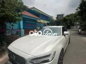 Volvo S90 Trắng 5 chỗ