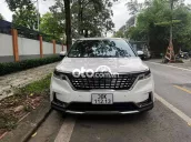 Kia Carnival Trắng 7 chỗ