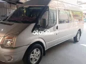 Ford Transit 2018 Bản trung Bạc