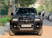 Xe đen nội thất kem