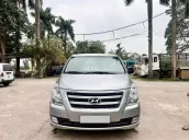 Bán Starex 9 chỗ máy dầu đời 2017 nhập khẩu Hàn Quốc