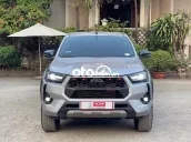 Toyota Hilux 2.4L AT 2024 Bạc 29.800 km
