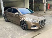 Hyundai Accent Nâu