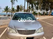 Toyota Camry màu Bạc