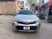 Toyota Camry 2016 2.0E Vàng cát