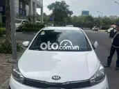Kia Soluto Deluxe Trắng Số sàn