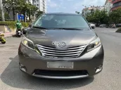 Xe gia đình rộng rãi, chất lượng cao cấp