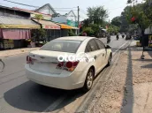 Chevrolet Cruze màu Trắng