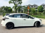 Ford Focus Sport Hatchback Trắng - Xe Zin