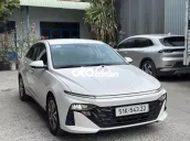 Hyundai Accent màu trắng 2024 1.5 AT bản cao cấp