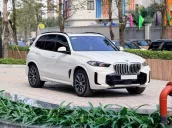 Xe màu trắng nội thất nâu