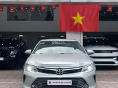 Xe màu xám, nội thất be cực mới
