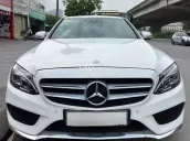 Màu trắng nội thất đỏ cực đẹp