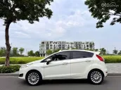 Xe cực hiếm, màu trắng nội thất đen
