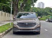 Xe đẹp nội thất kem, trang bị nhiều option