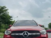 Chính chủ cần bán xe gia đình mer glc 300-2021, ít đi