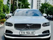 Đẳng cấp sedan Bắc Âu êm ái và an toàn